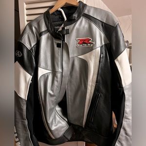 SUZUKI RGSX RARE *REAL LEATHER* JACKET SIZE XL WHITE, GREY,BLACK GREAT CONDITION
